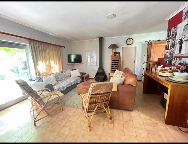 4 BEDROOM HOUSE FOR SALE IN PANORAMA